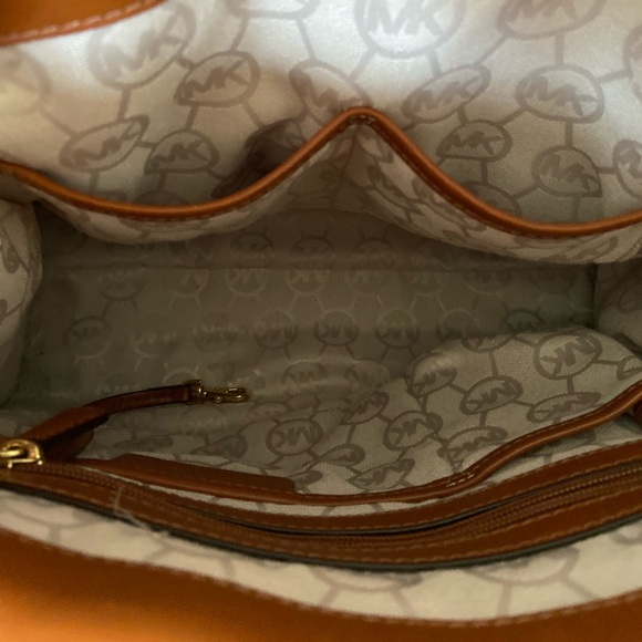 BLACK FRIYAY!!Michael Kors! Sophisticated bagNWOT! Stored w/❤️ - Picture 7 of 14